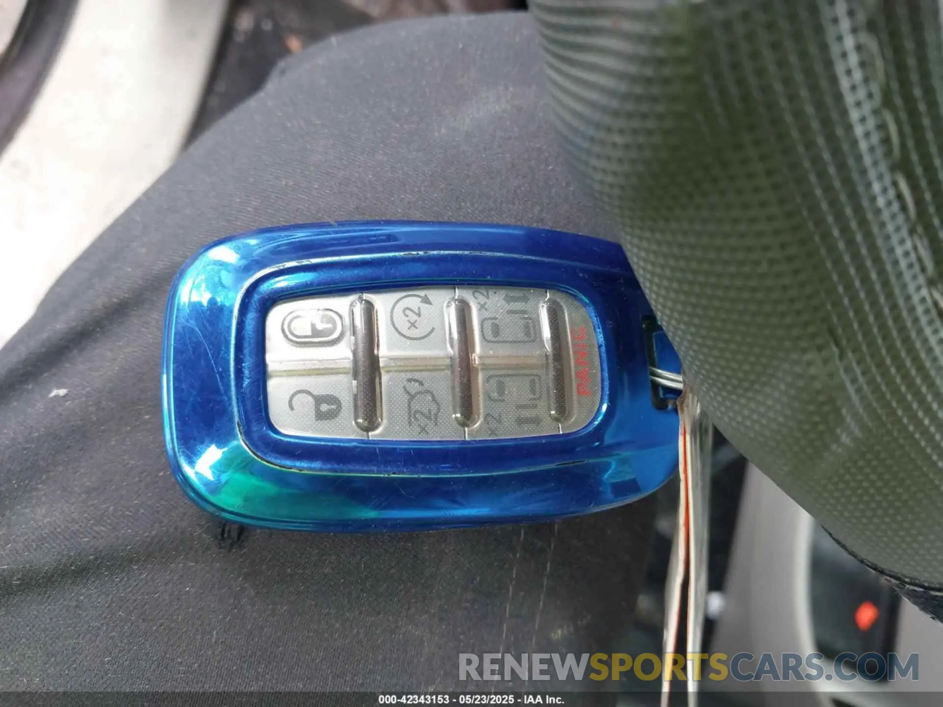 11 Photograph of a damaged car 2C4RC1BG3KR523732 CHRYSLER PACIFICA 2019