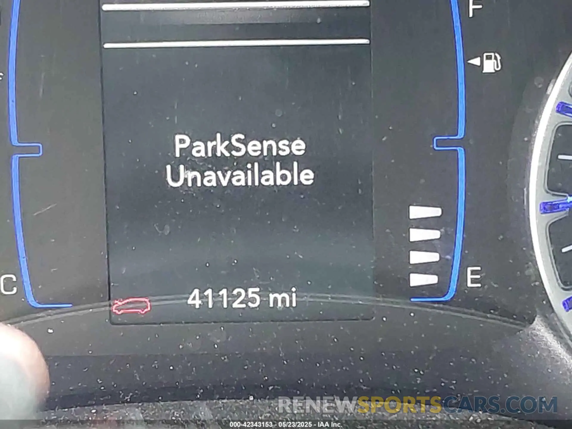 15 Photograph of a damaged car 2C4RC1BG3KR523732 CHRYSLER PACIFICA 2019