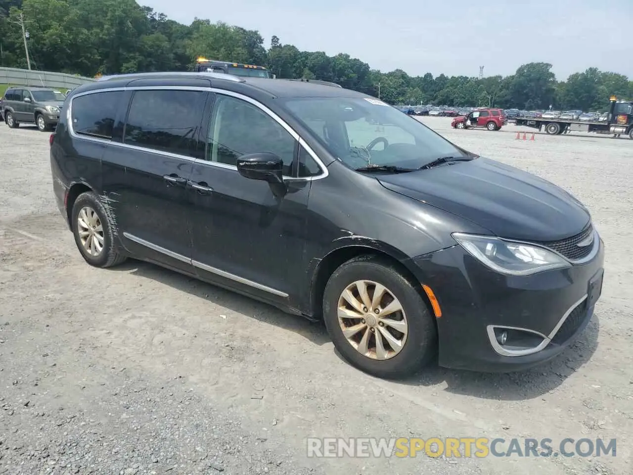 4 Photograph of a damaged car 2C4RC1BG3KR626438 CHRYSLER PACIFICA 2019