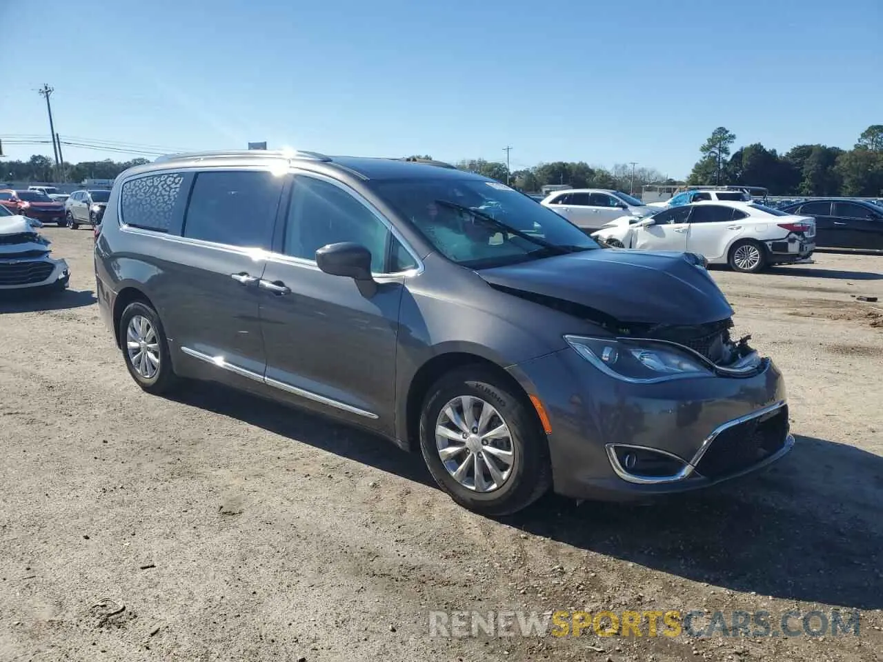 4 Photograph of a damaged car 2C4RC1BG3KR626486 CHRYSLER PACIFICA 2019