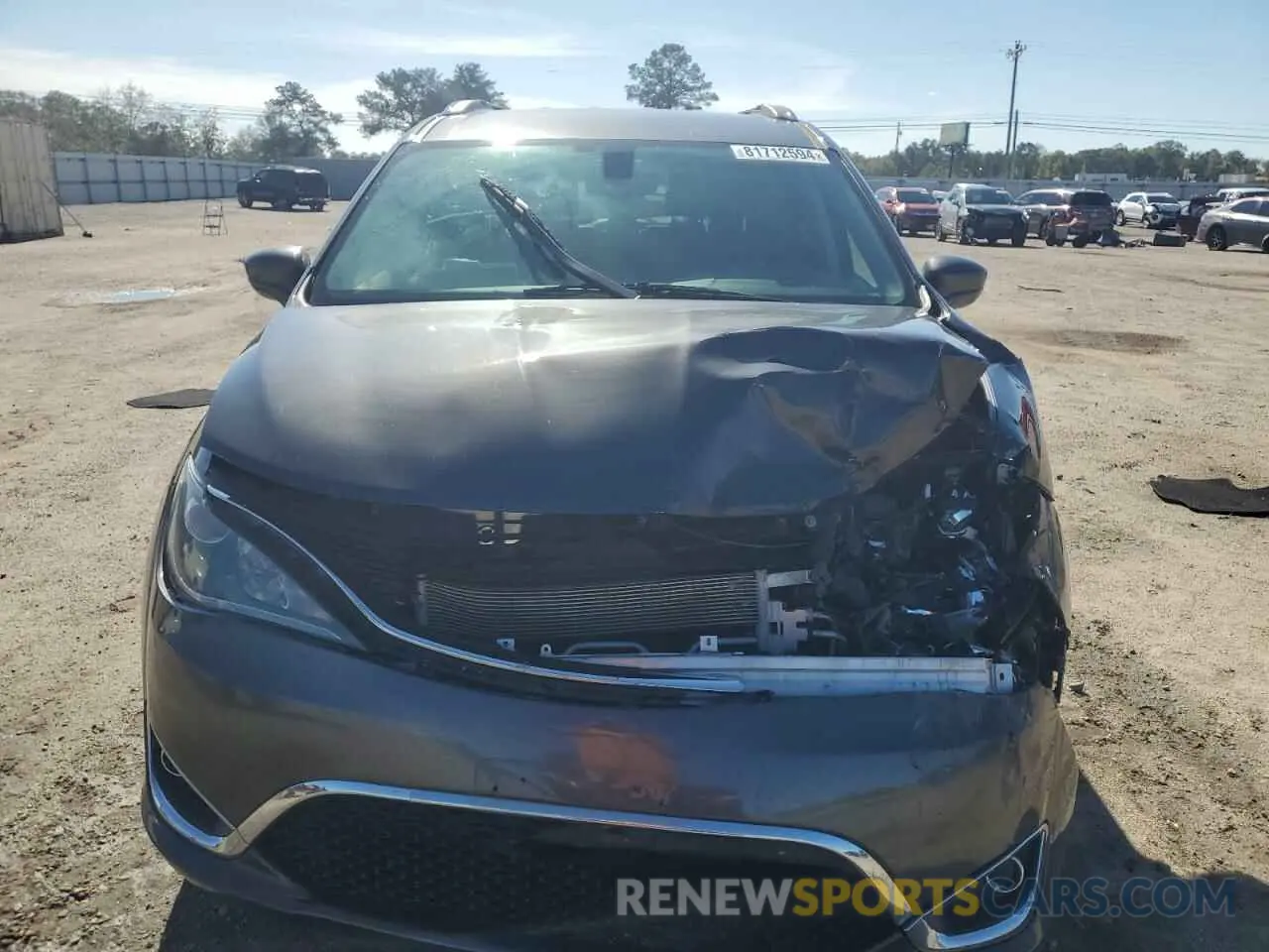 5 Photograph of a damaged car 2C4RC1BG3KR626486 CHRYSLER PACIFICA 2019