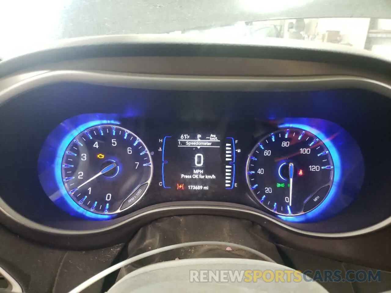 9 Photograph of a damaged car 2C4RC1BG3KR685795 CHRYSLER PACIFICA 2019