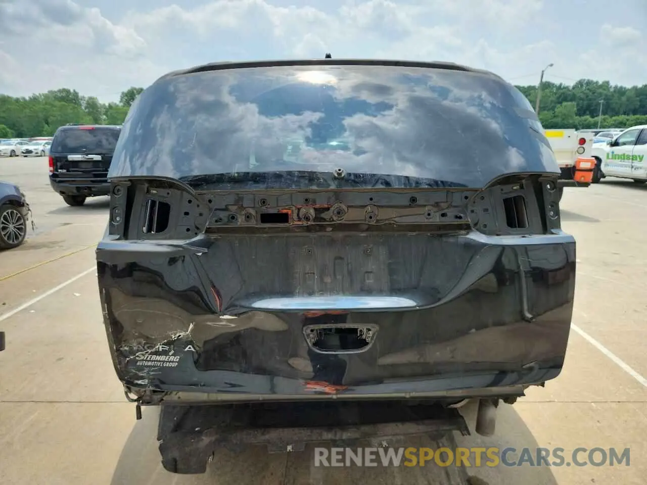 6 Photograph of a damaged car 2C4RC1BG3KR731870 CHRYSLER PACIFICA 2019