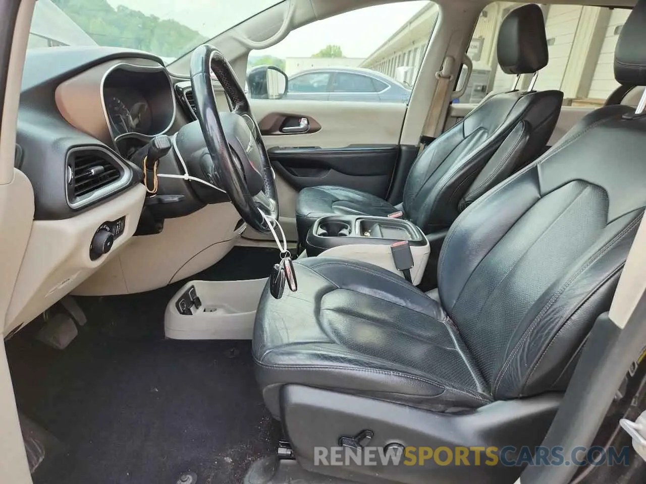 7 Photograph of a damaged car 2C4RC1BG3KR731870 CHRYSLER PACIFICA 2019