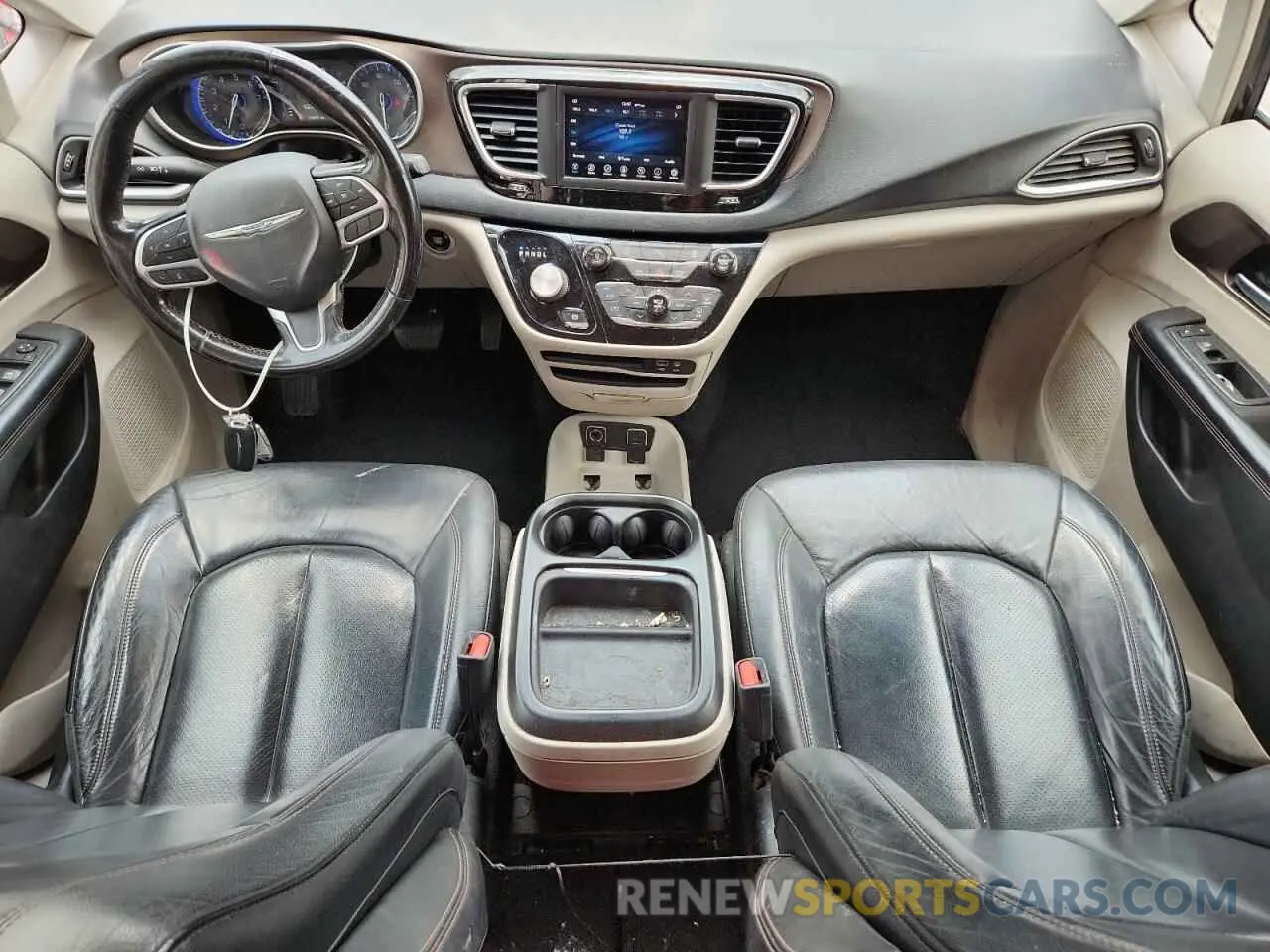 8 Photograph of a damaged car 2C4RC1BG3KR731870 CHRYSLER PACIFICA 2019