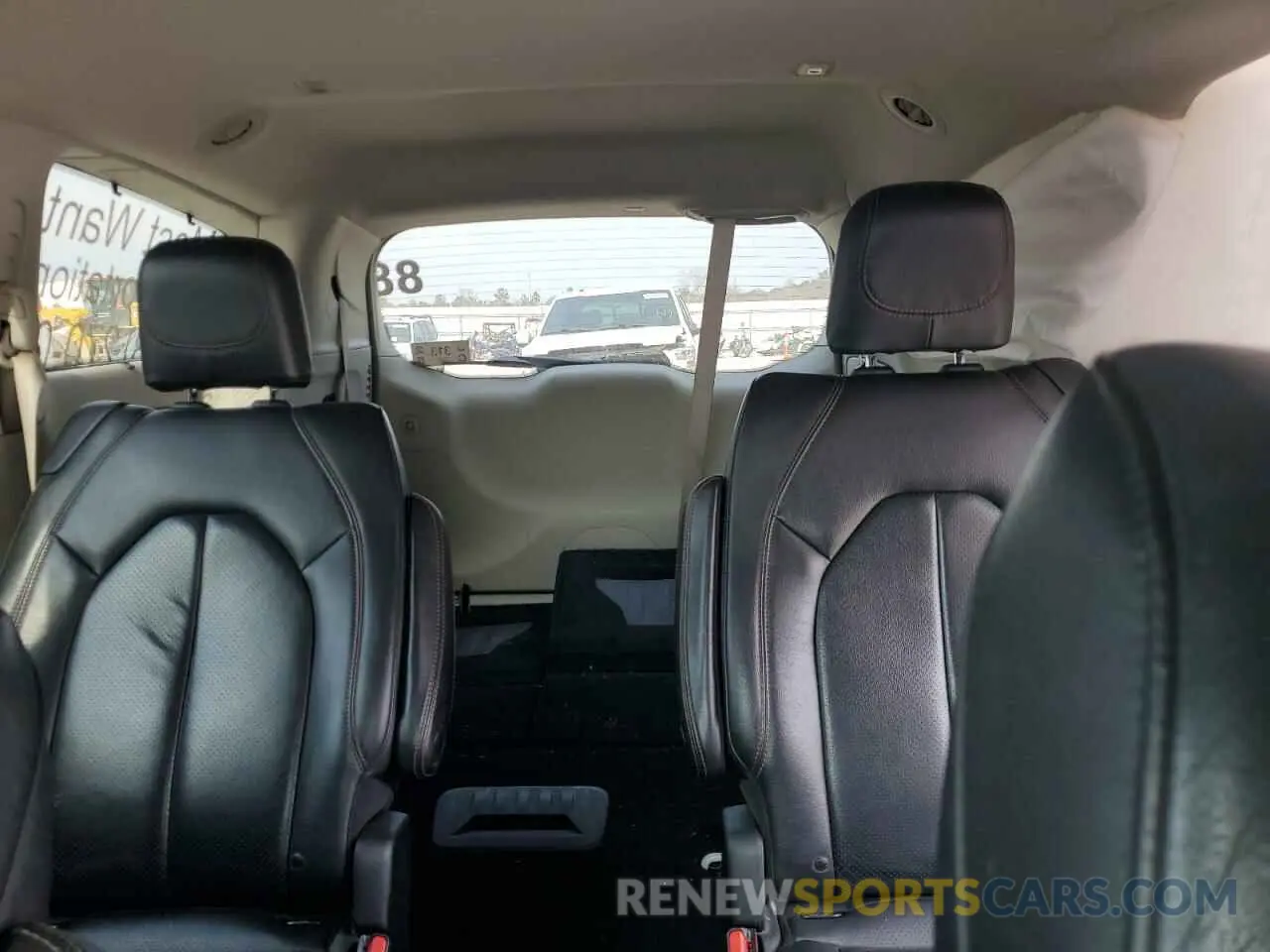10 Photograph of a damaged car 2C4RC1BG4KR537378 CHRYSLER PACIFICA 2019