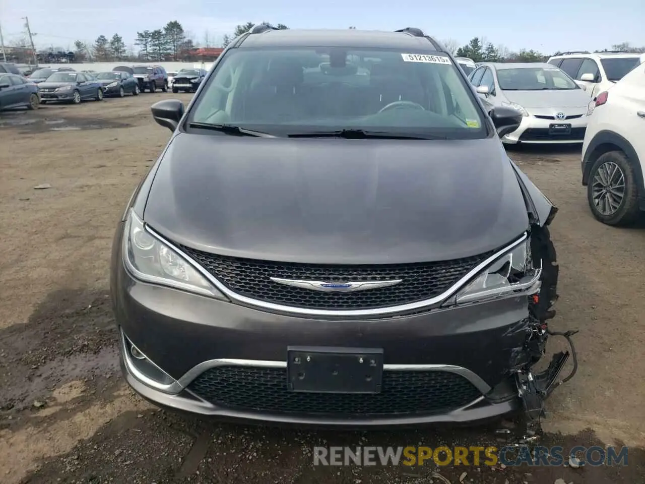 5 Photograph of a damaged car 2C4RC1BG4KR550390 CHRYSLER PACIFICA 2019