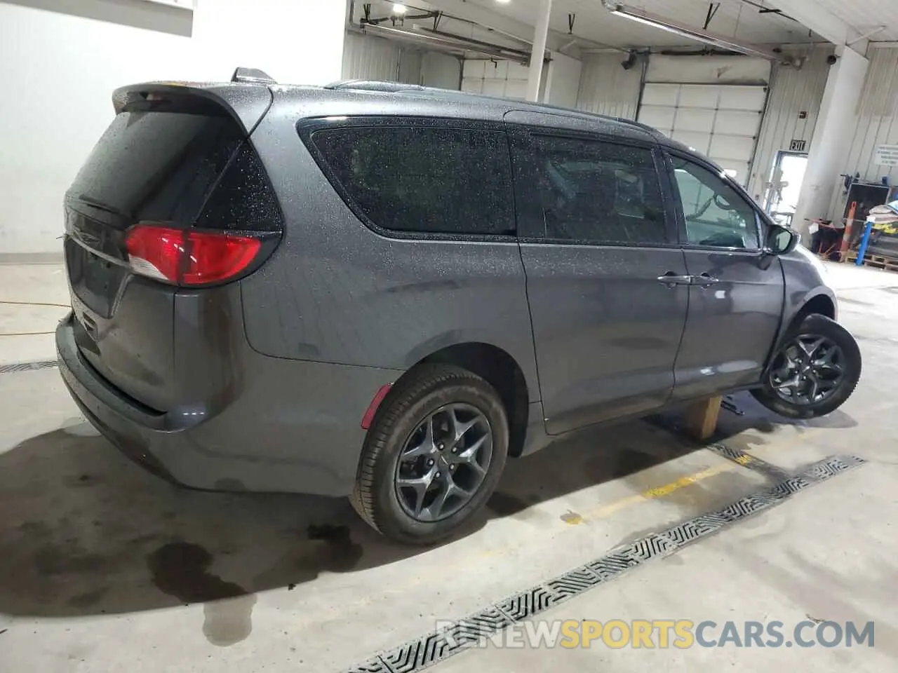 3 Photograph of a damaged car 2C4RC1BG4KR598312 CHRYSLER PACIFICA 2019