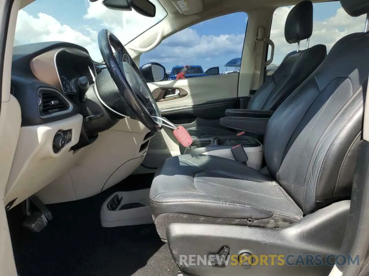 7 Photograph of a damaged car 2C4RC1BG4KR626710 CHRYSLER PACIFICA 2019