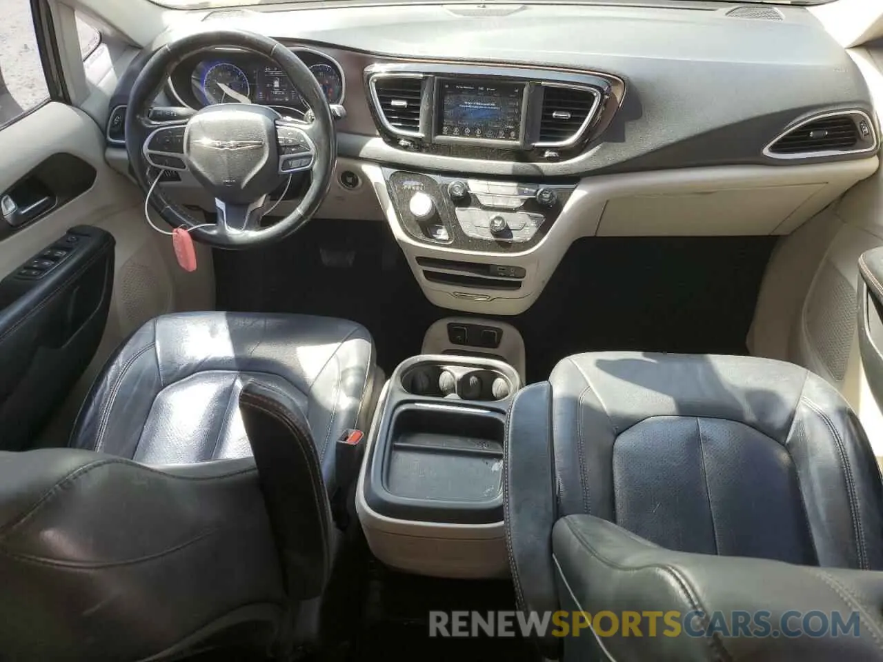 8 Photograph of a damaged car 2C4RC1BG4KR626710 CHRYSLER PACIFICA 2019