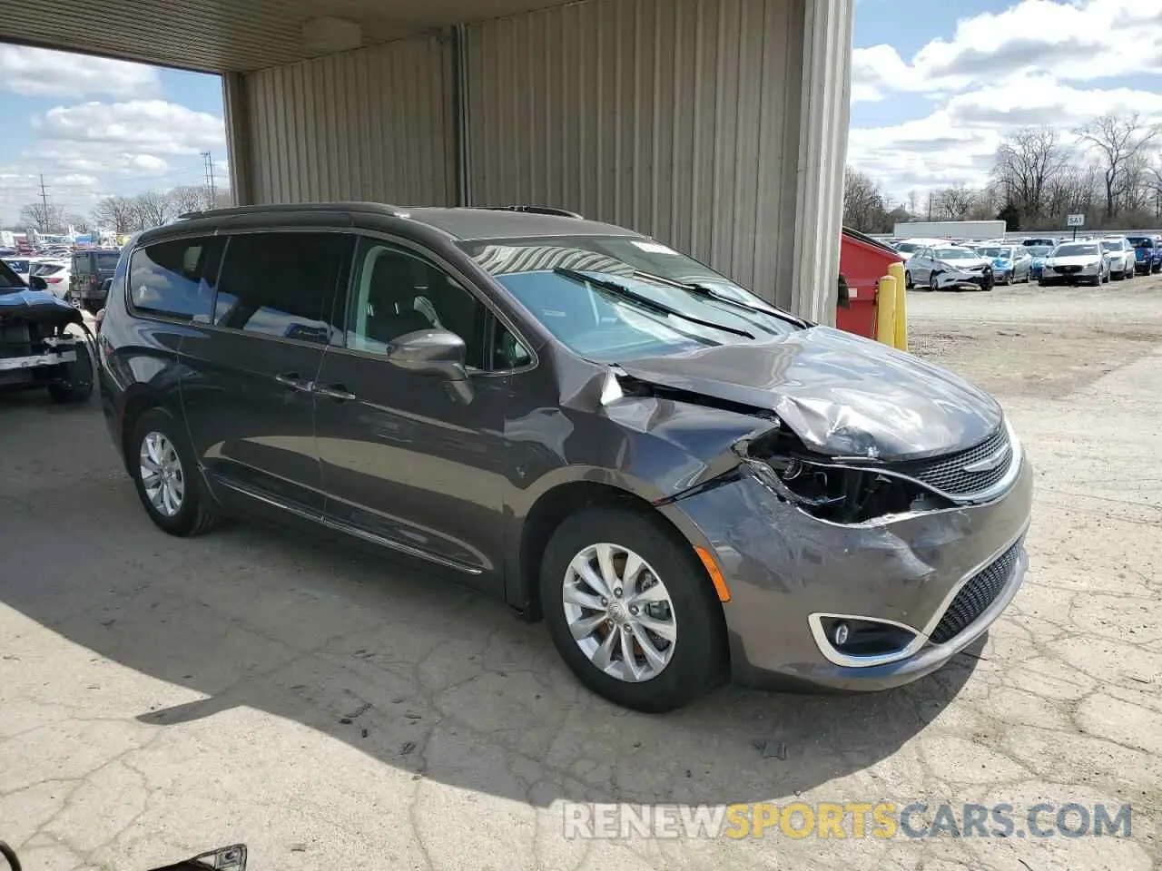 4 Photograph of a damaged car 2C4RC1BG4KR651557 CHRYSLER PACIFICA 2019