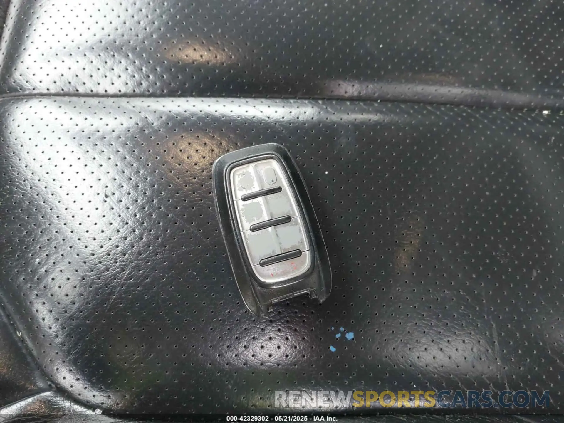 11 Photograph of a damaged car 2C4RC1BG4KR652224 CHRYSLER PACIFICA 2019