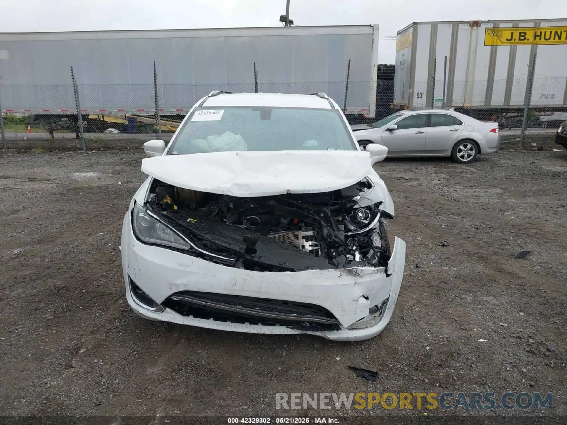 13 Photograph of a damaged car 2C4RC1BG4KR652224 CHRYSLER PACIFICA 2019
