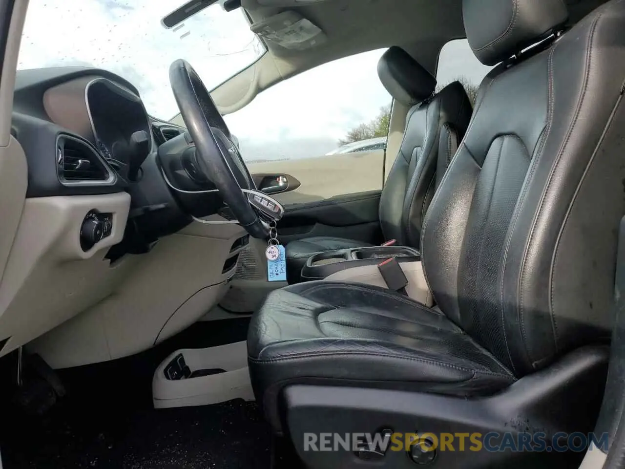 7 Photograph of a damaged car 2C4RC1BG4KR733255 CHRYSLER PACIFICA 2019