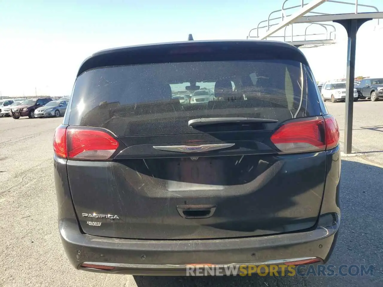 6 Photograph of a damaged car 2C4RC1BG5KR537728 CHRYSLER PACIFICA 2019