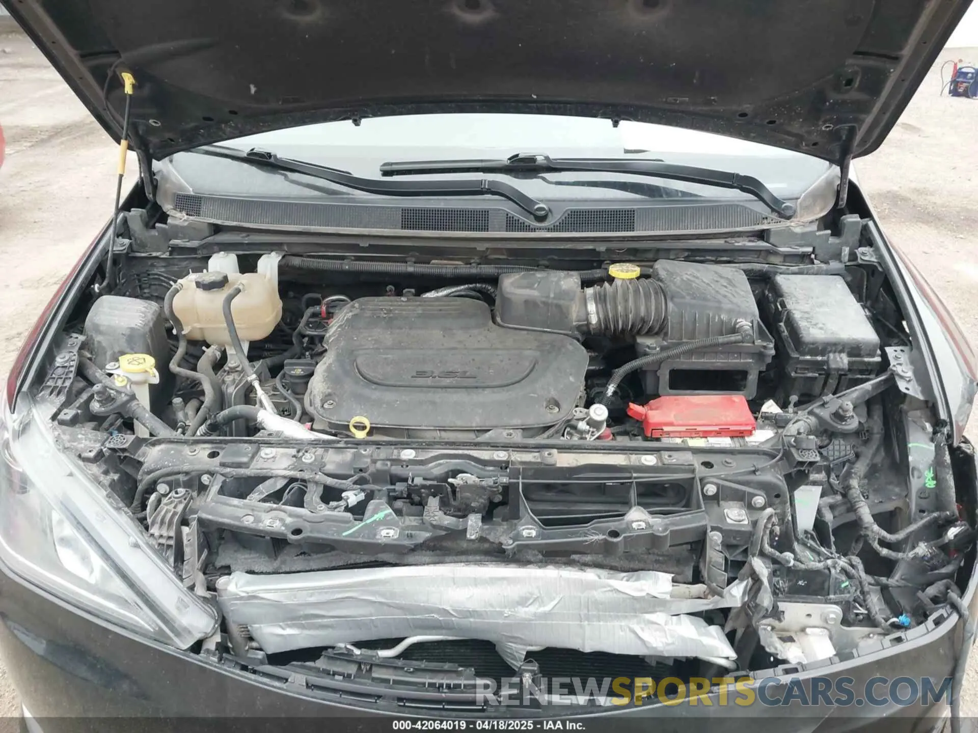 10 Photograph of a damaged car 2C4RC1BG5KR651535 CHRYSLER PACIFICA 2019