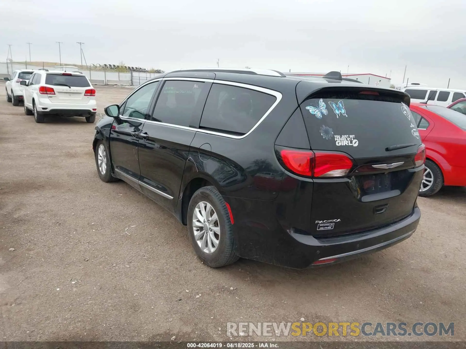 3 Photograph of a damaged car 2C4RC1BG5KR651535 CHRYSLER PACIFICA 2019