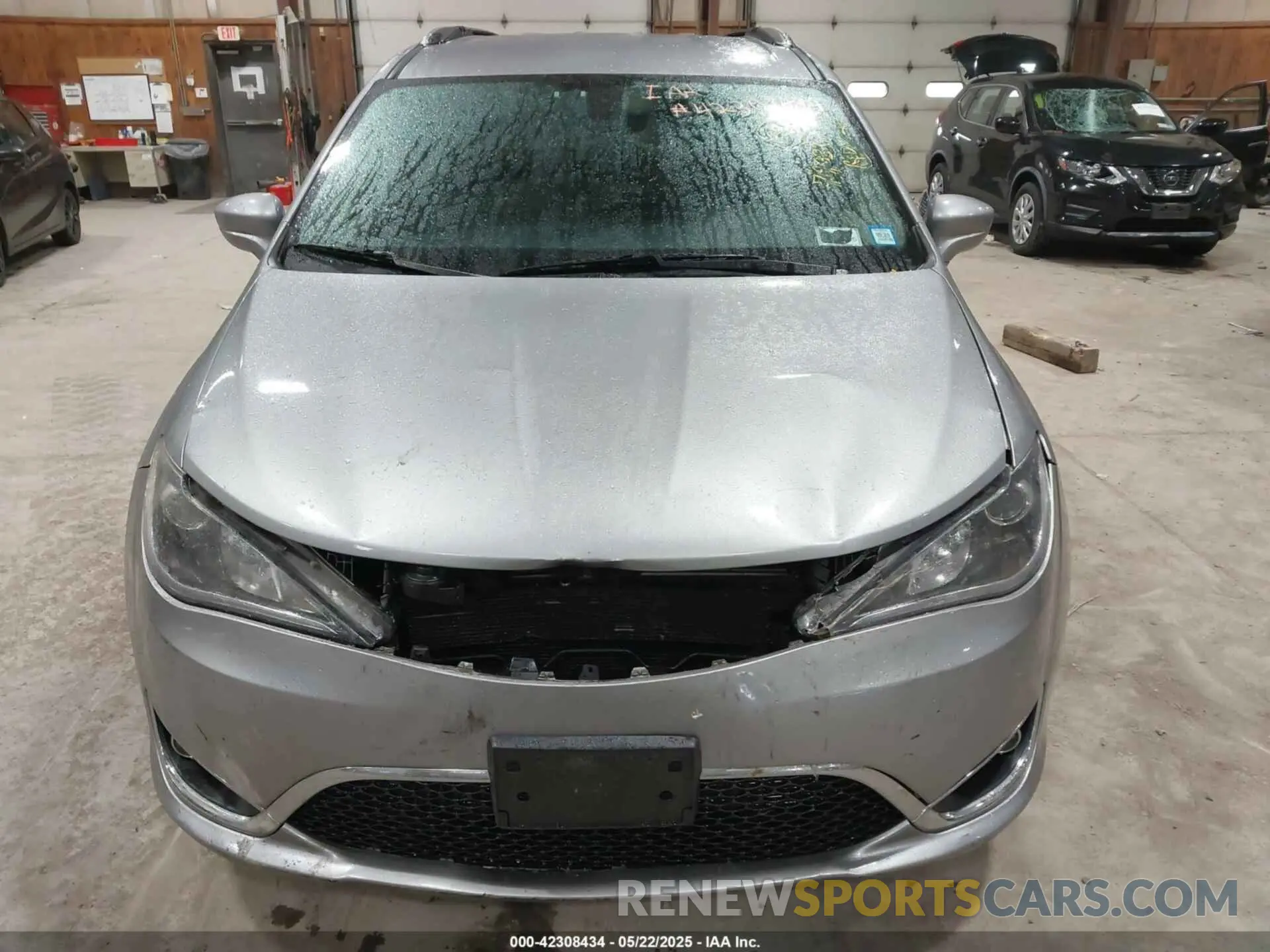 12 Photograph of a damaged car 2C4RC1BG6KR550276 CHRYSLER PACIFICA 2019