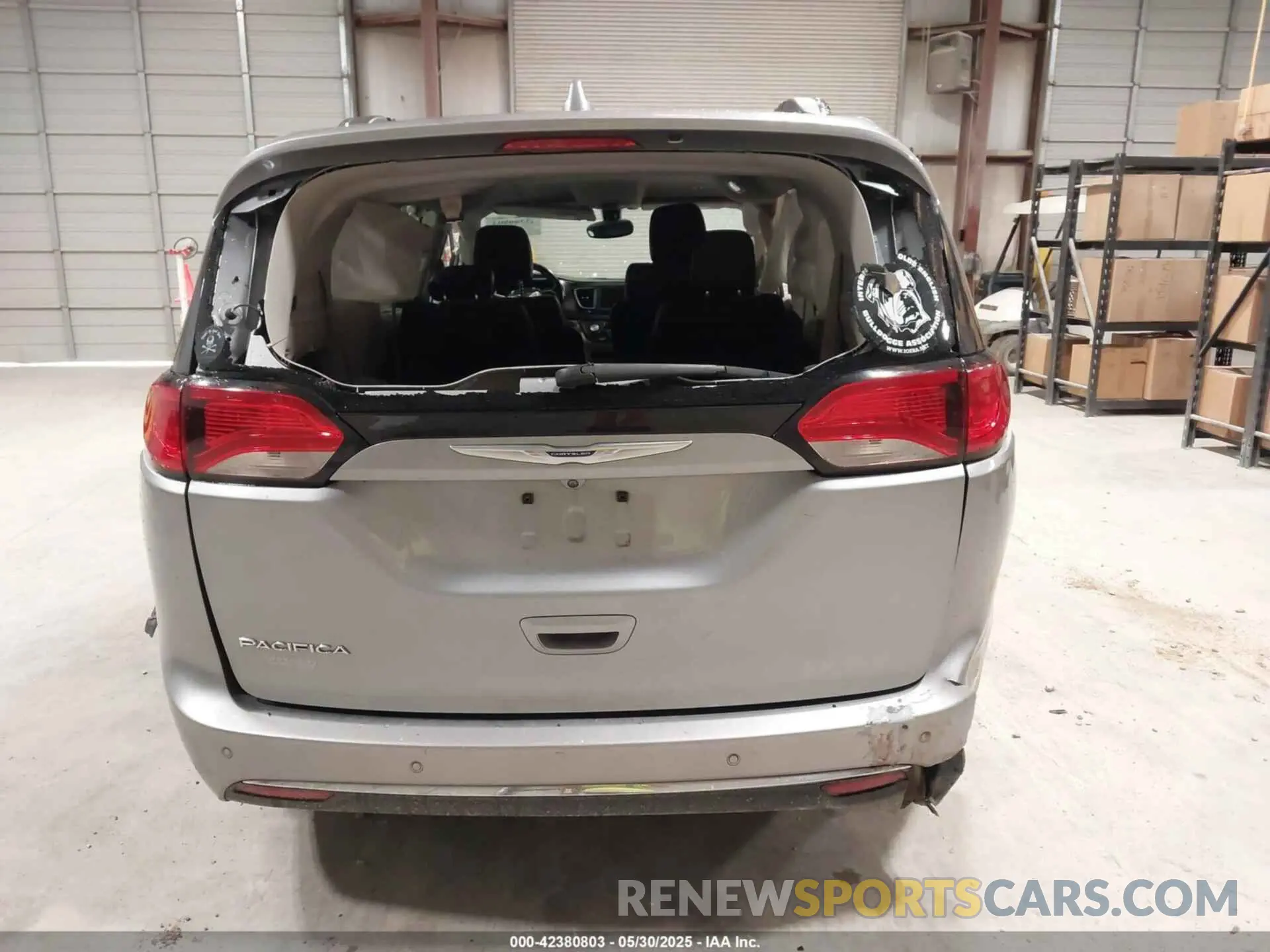 16 Photograph of a damaged car 2C4RC1BG6KR560189 CHRYSLER PACIFICA 2019