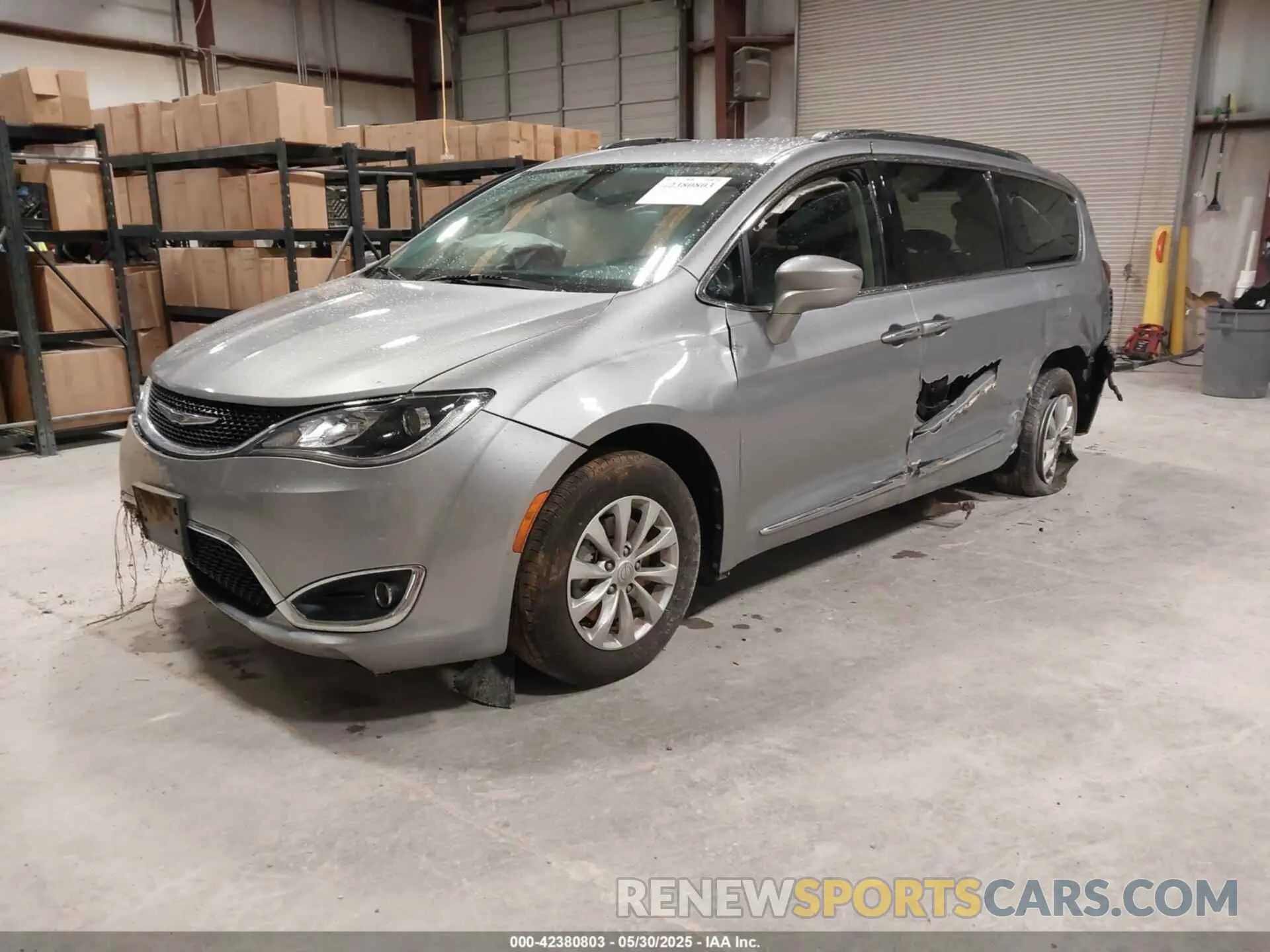 2 Photograph of a damaged car 2C4RC1BG6KR560189 CHRYSLER PACIFICA 2019