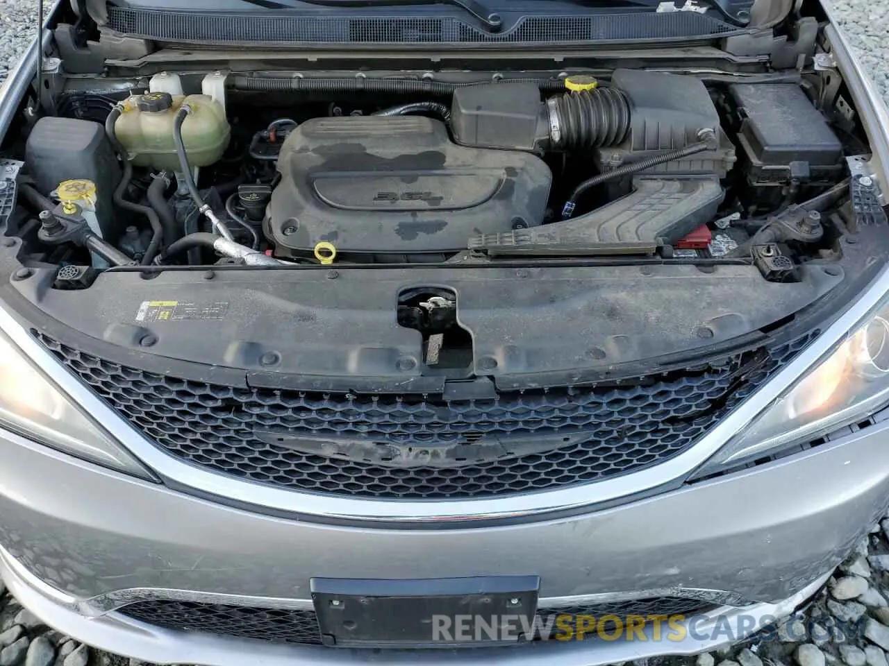 13 Photograph of a damaged car 2C4RC1BG6KR668313 CHRYSLER PACIFICA 2019