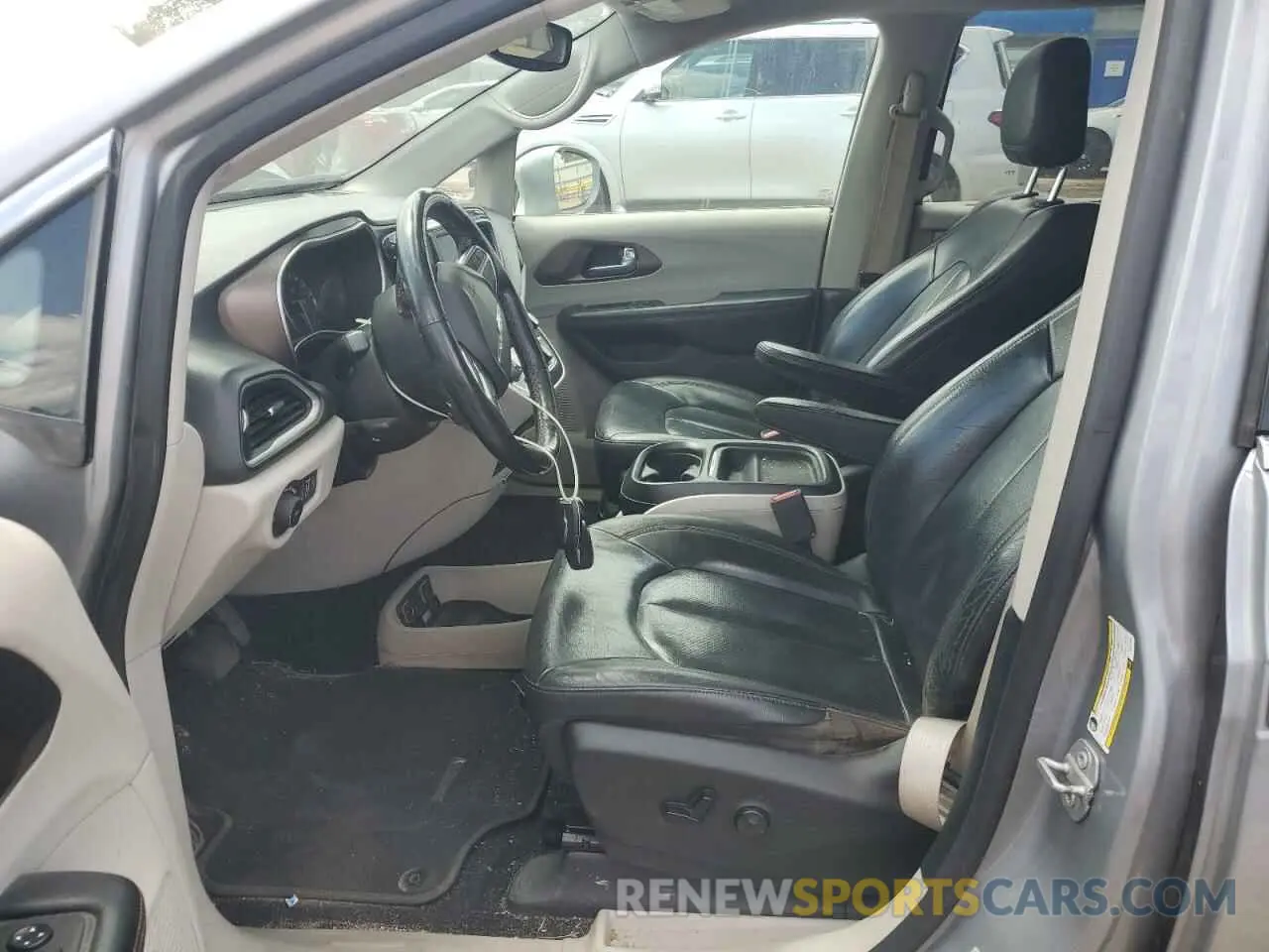 7 Photograph of a damaged car 2C4RC1BG6KR731460 CHRYSLER PACIFICA 2019