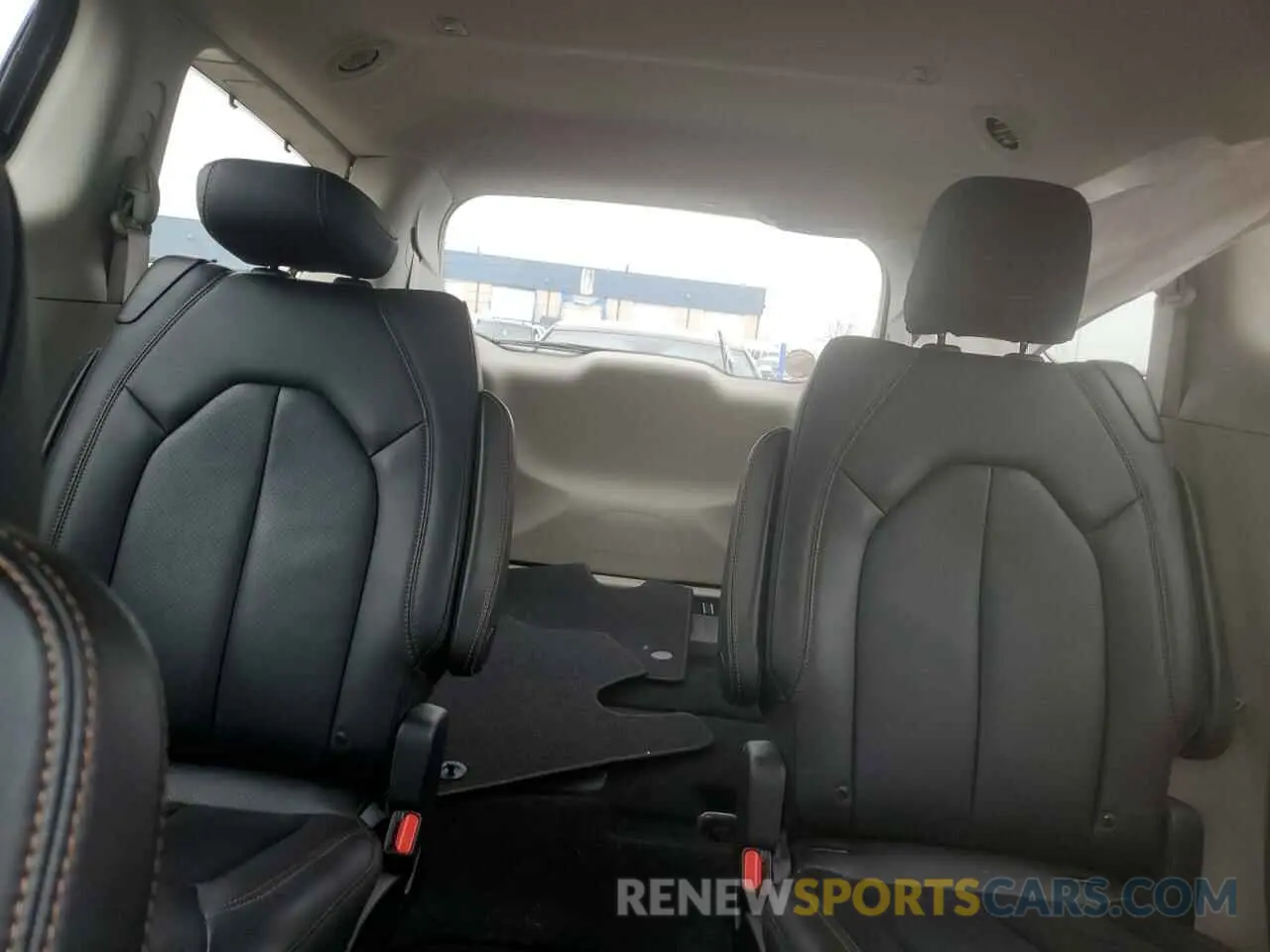 10 Photograph of a damaged car 2C4RC1BG7KR507727 CHRYSLER PACIFICA 2019