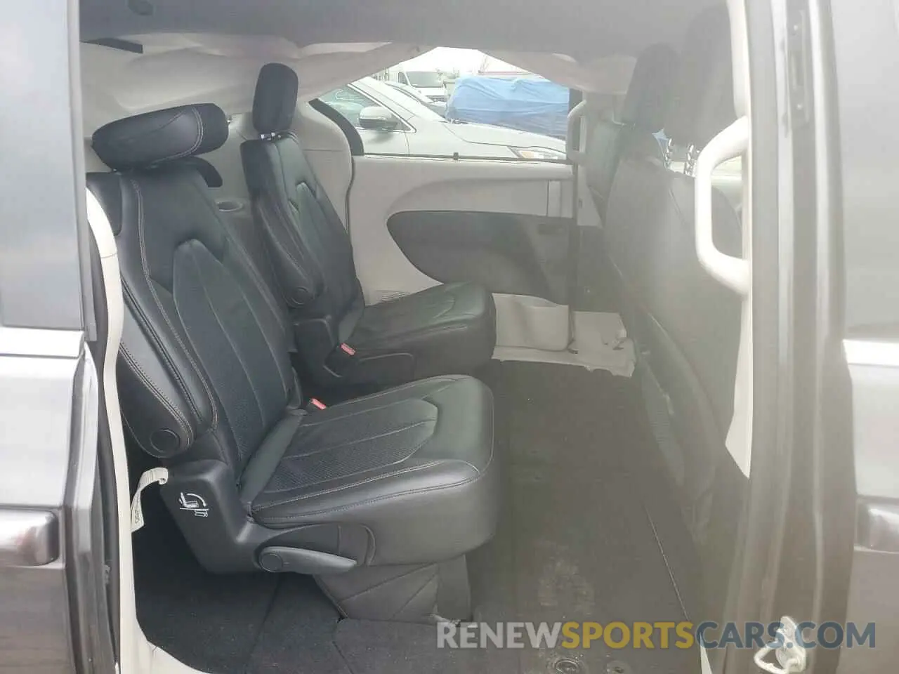 12 Photograph of a damaged car 2C4RC1BG7KR507727 CHRYSLER PACIFICA 2019