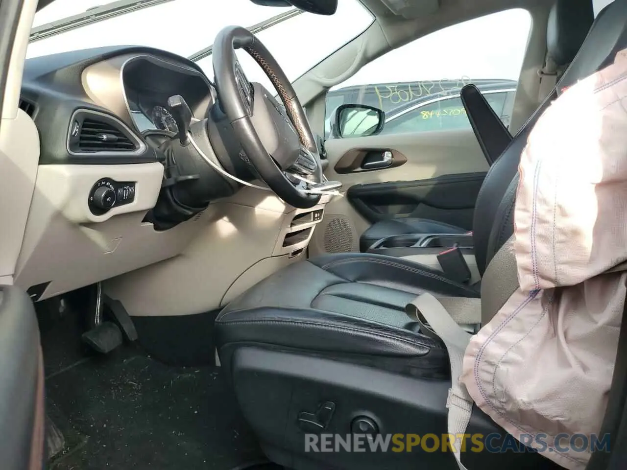 7 Photograph of a damaged car 2C4RC1BG7KR507727 CHRYSLER PACIFICA 2019