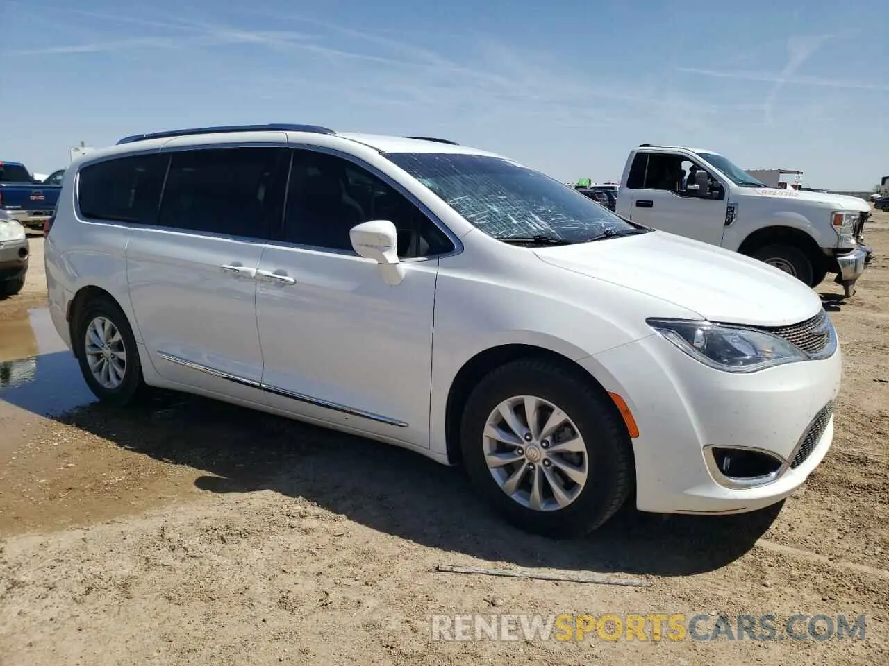 4 Photograph of a damaged car 2C4RC1BG7KR540100 CHRYSLER PACIFICA 2019
