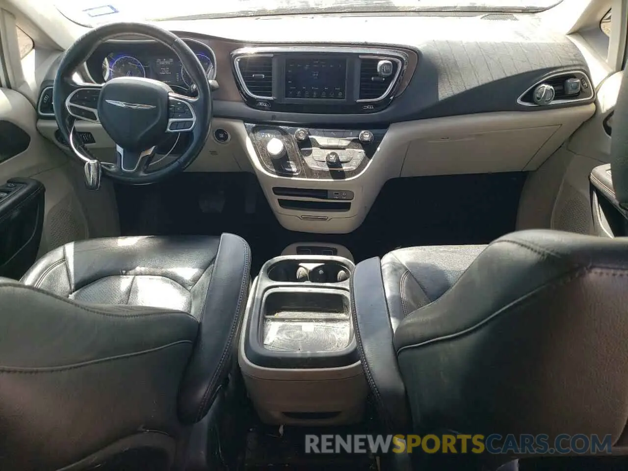 8 Photograph of a damaged car 2C4RC1BG7KR540100 CHRYSLER PACIFICA 2019