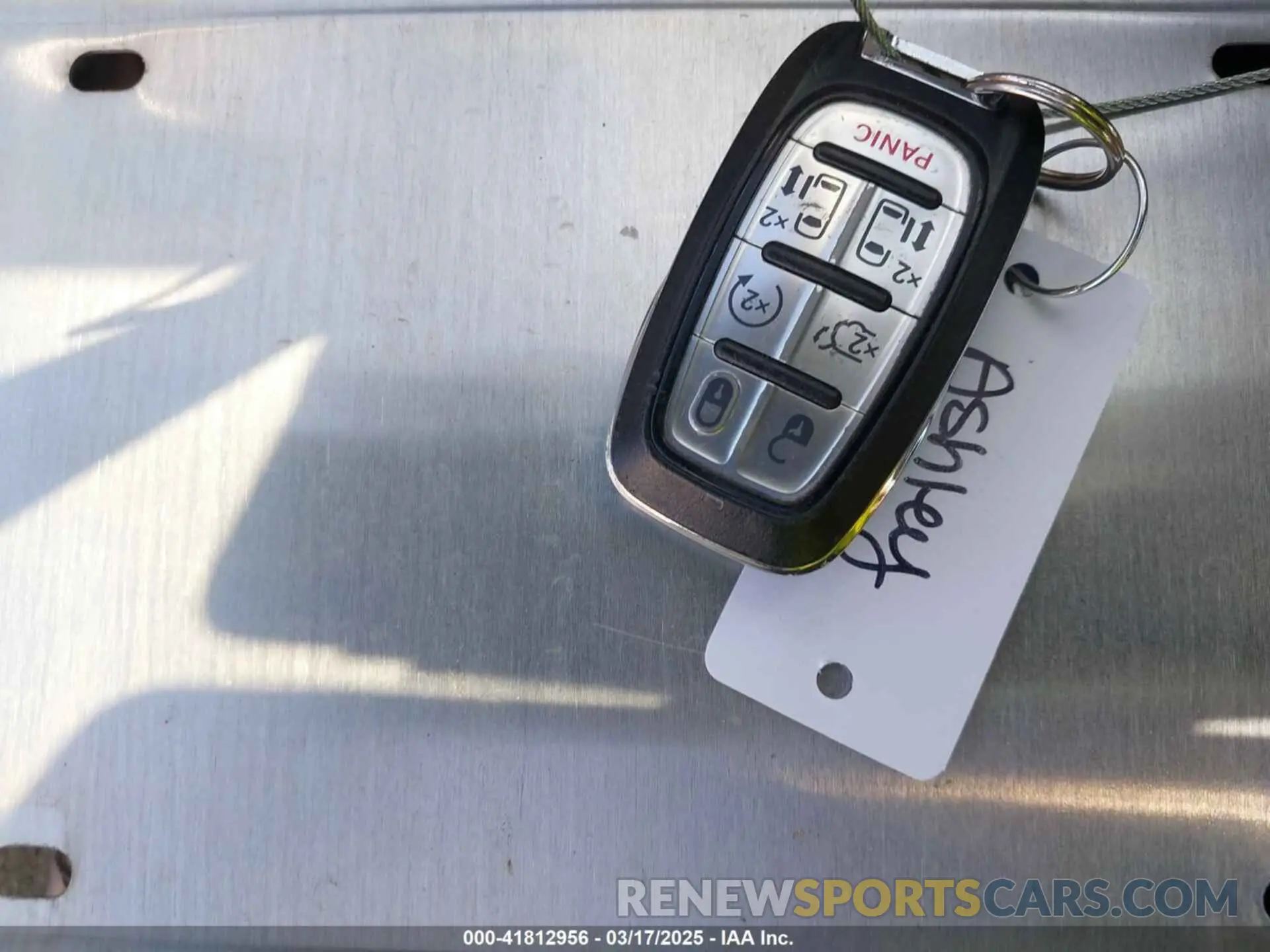 11 Photograph of a damaged car 2C4RC1BG7KR554739 CHRYSLER PACIFICA 2019