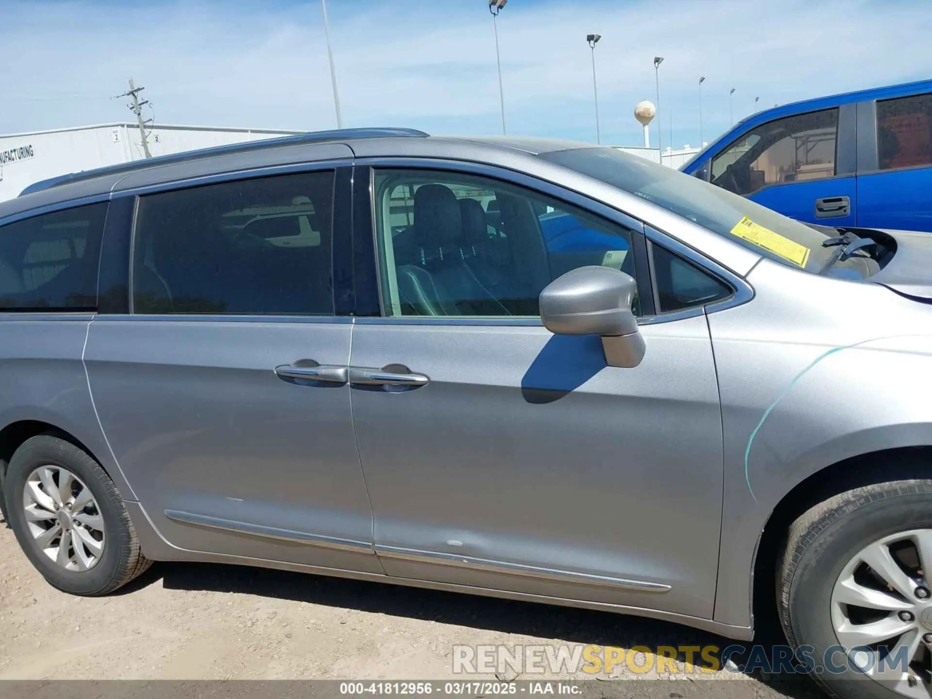 14 Photograph of a damaged car 2C4RC1BG7KR554739 CHRYSLER PACIFICA 2019