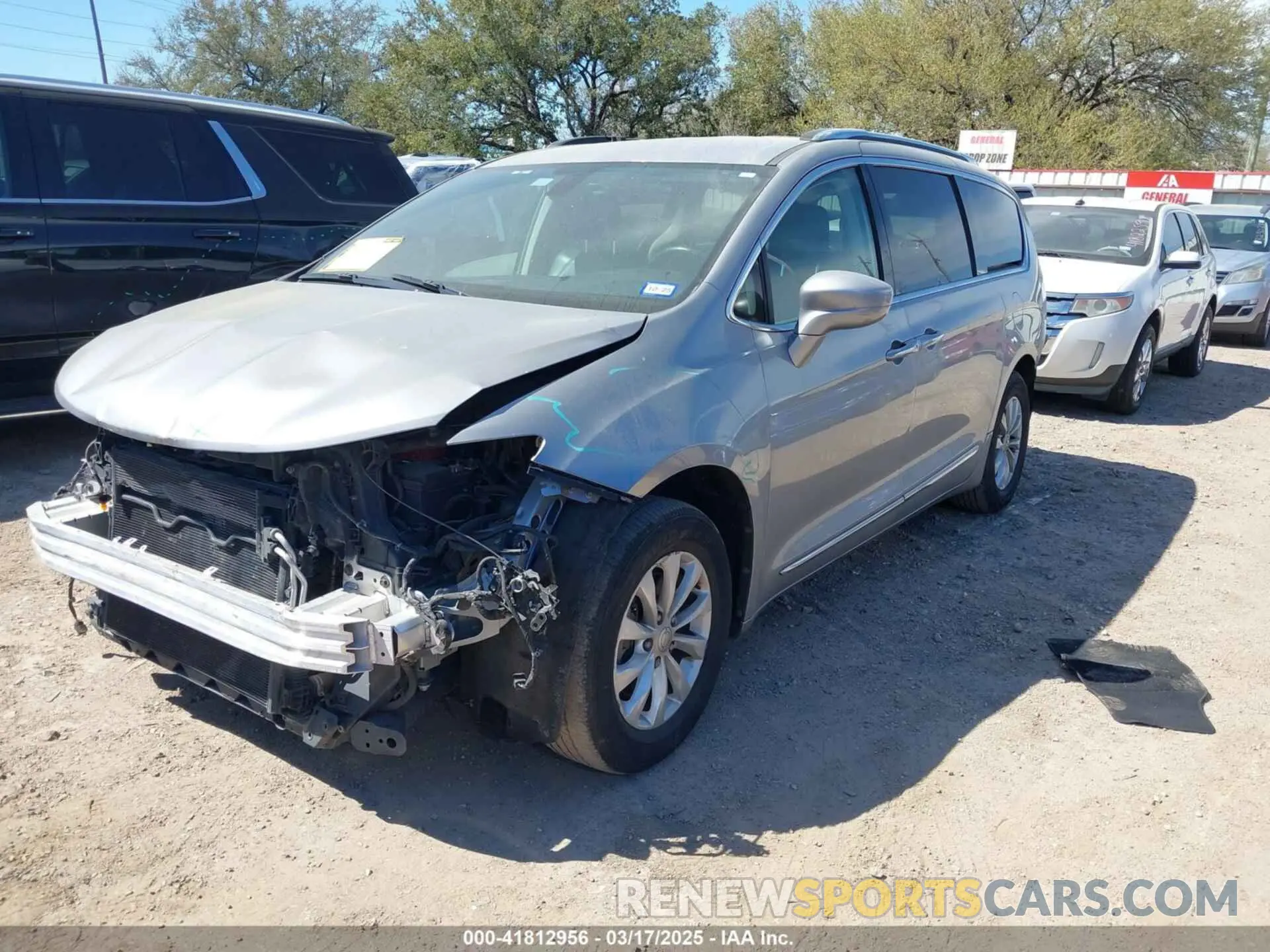 2 Photograph of a damaged car 2C4RC1BG7KR554739 CHRYSLER PACIFICA 2019