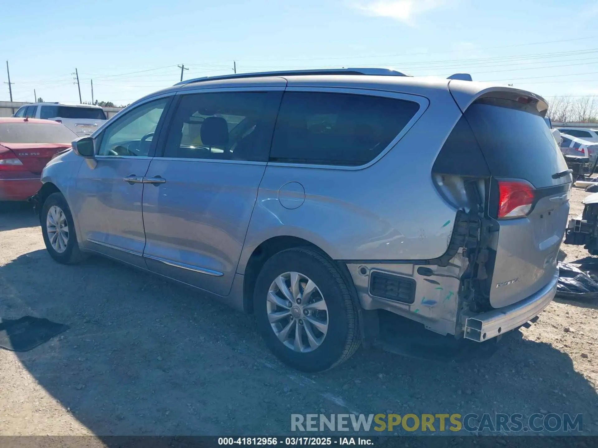 3 Photograph of a damaged car 2C4RC1BG7KR554739 CHRYSLER PACIFICA 2019