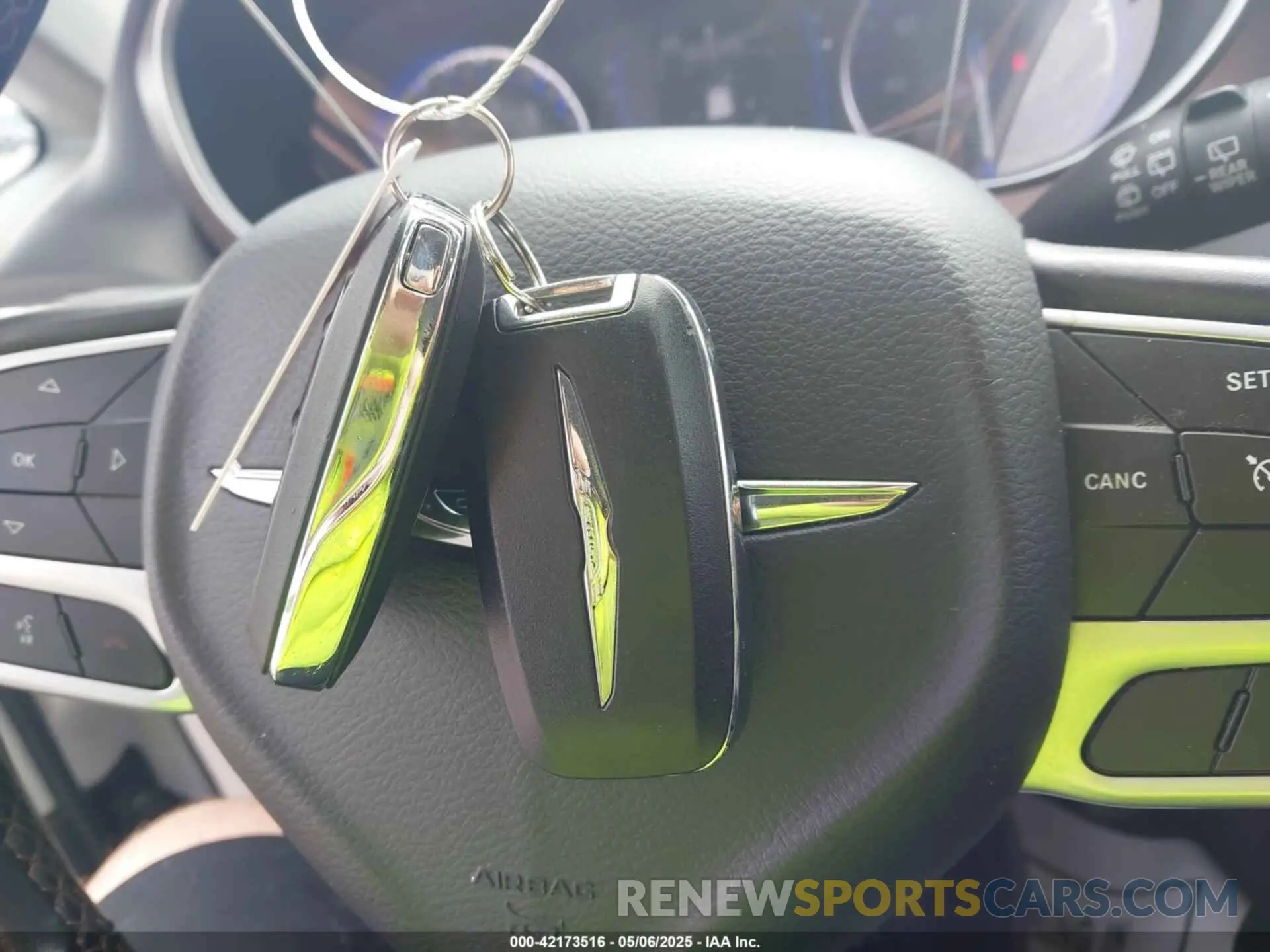 11 Photograph of a damaged car 2C4RC1BG7KR556247 CHRYSLER PACIFICA 2019