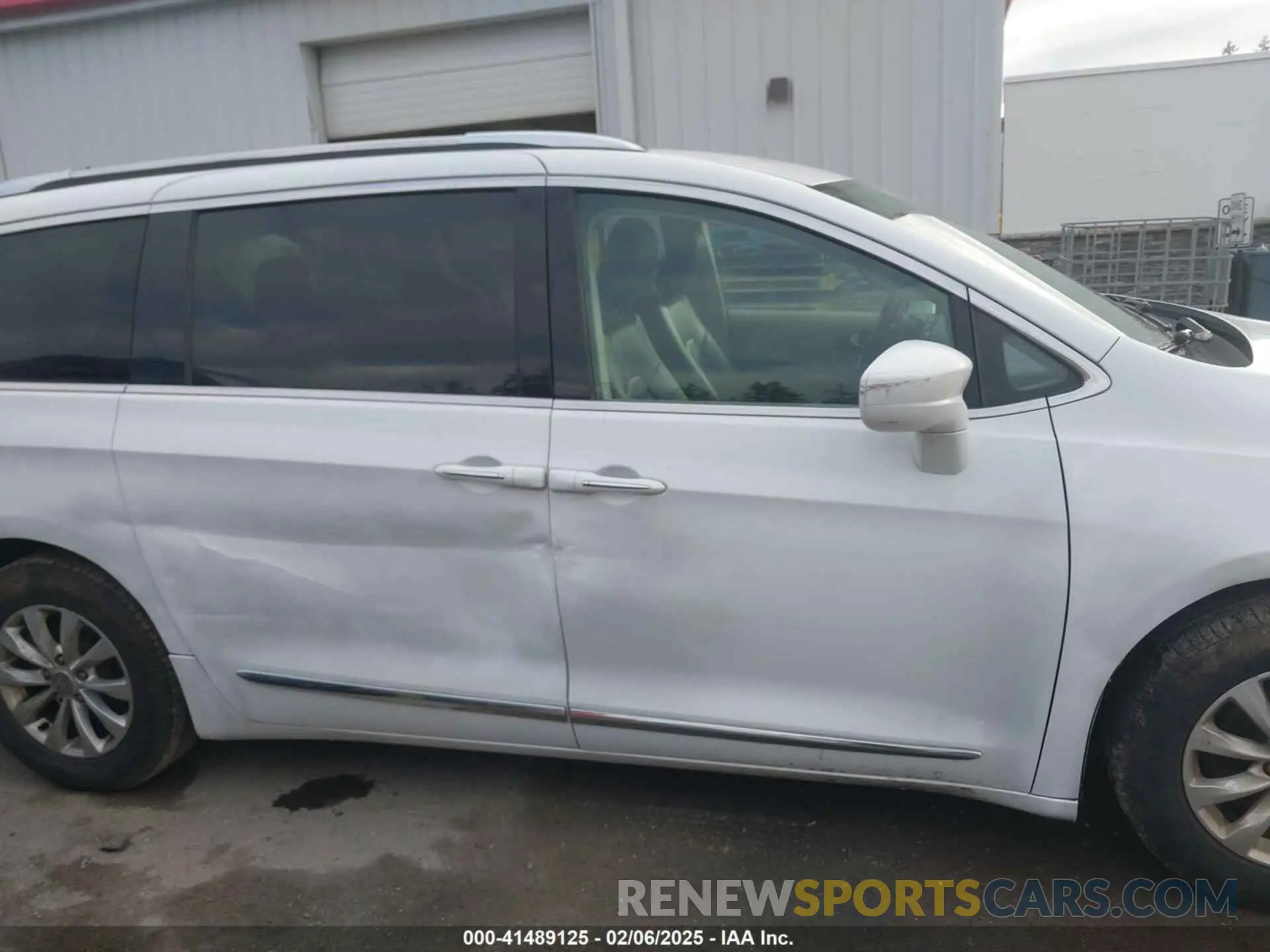 13 Photograph of a damaged car 2C4RC1BG7KR613188 CHRYSLER PACIFICA 2019