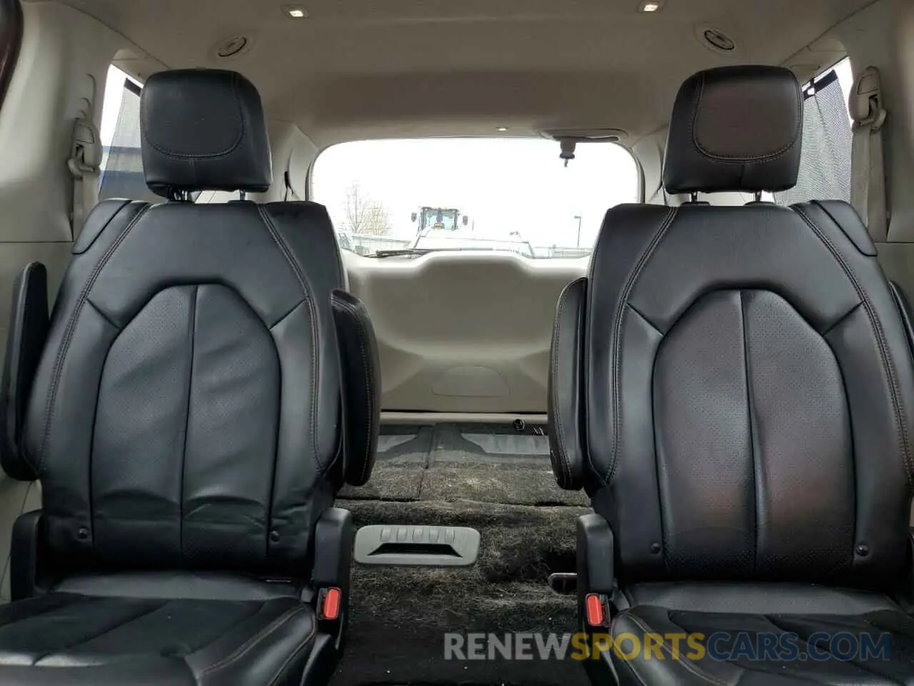 10 Photograph of a damaged car 2C4RC1BG7KR650516 CHRYSLER PACIFICA 2019