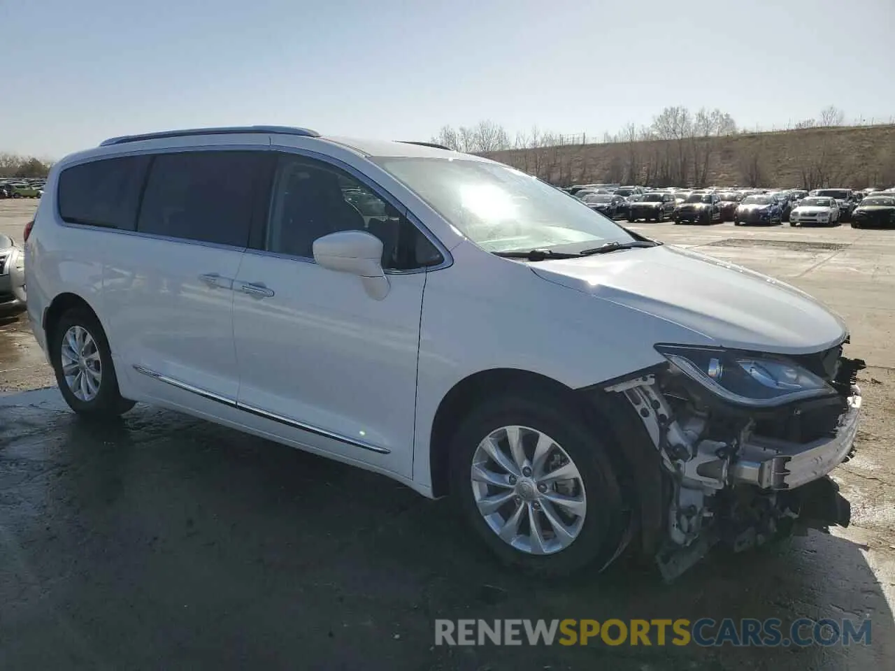 4 Photograph of a damaged car 2C4RC1BG7KR650905 CHRYSLER PACIFICA 2019