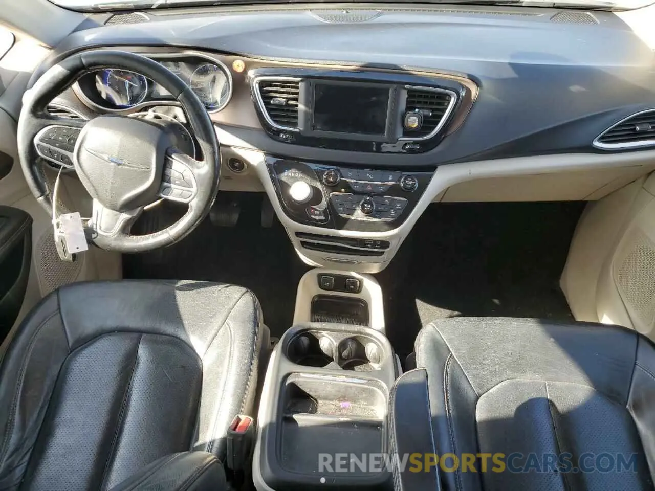 8 Photograph of a damaged car 2C4RC1BG7KR650905 CHRYSLER PACIFICA 2019