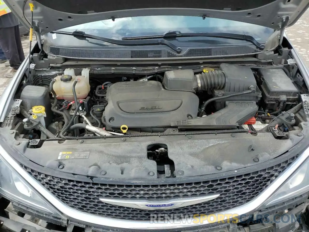 11 Photograph of a damaged car 2C4RC1BG7KR732004 CHRYSLER PACIFICA 2019