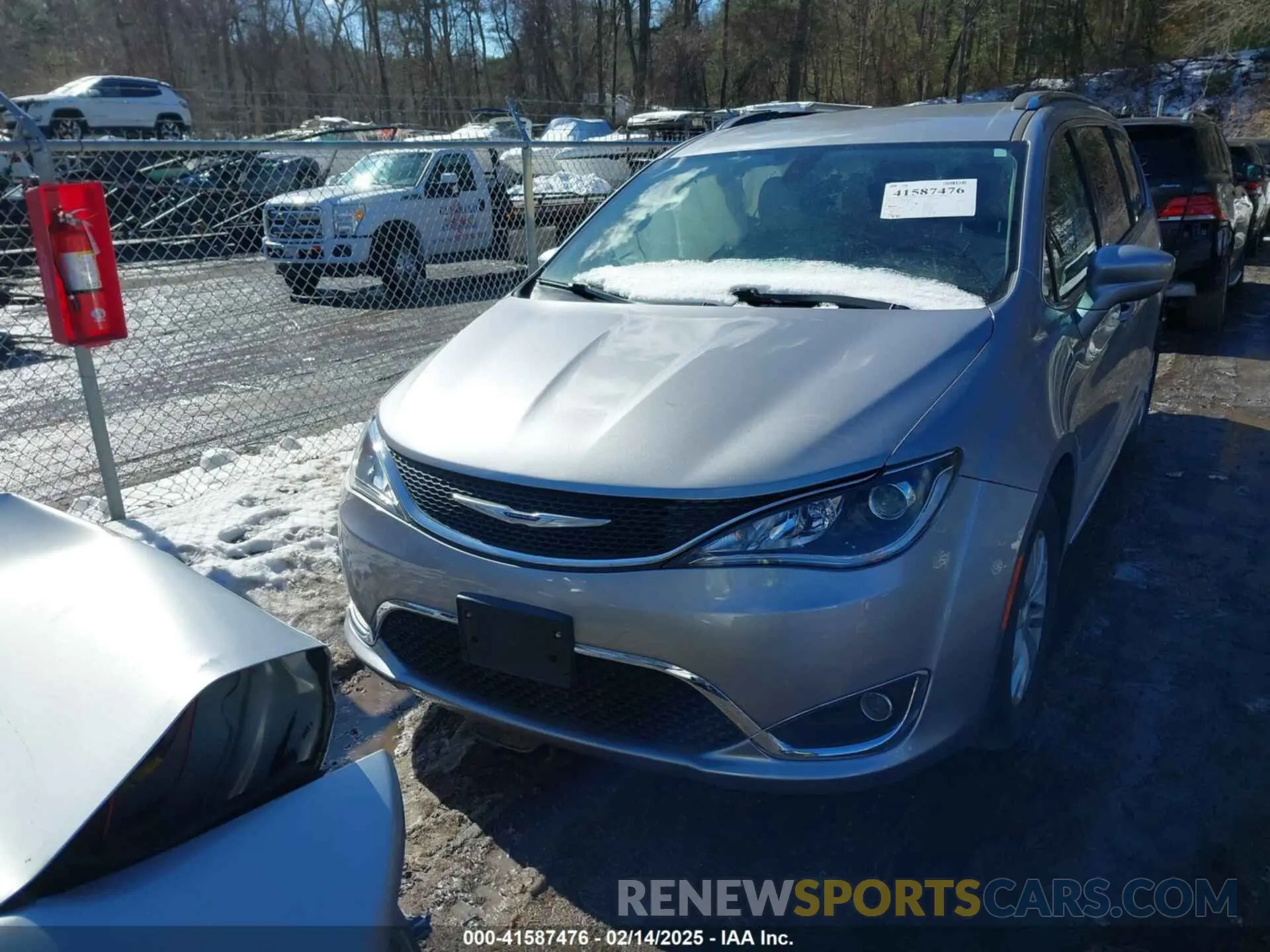 12 Photograph of a damaged car 2C4RC1BG8KR523872 CHRYSLER PACIFICA 2019