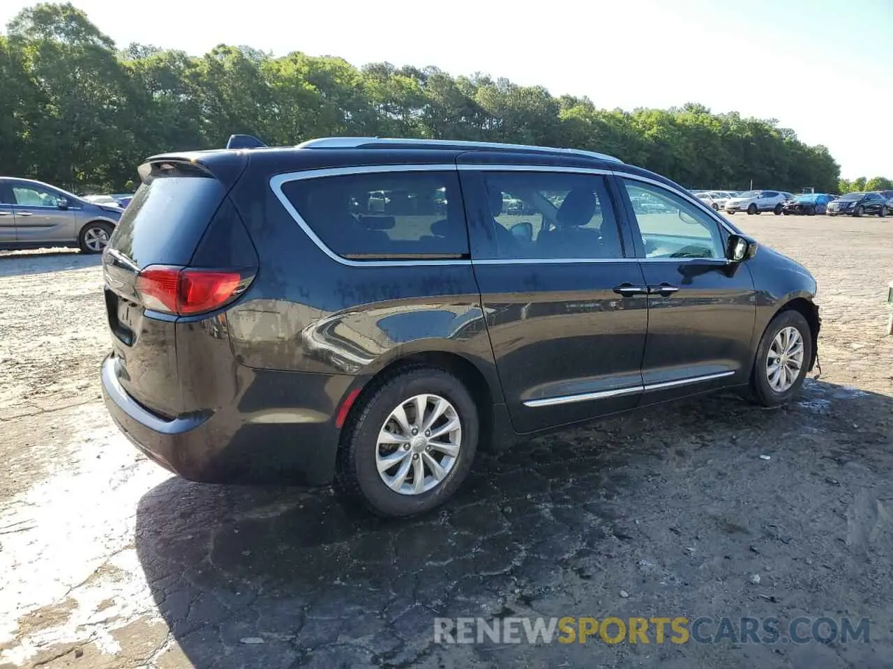 3 Photograph of a damaged car 2C4RC1BG8KR537514 CHRYSLER PACIFICA 2019