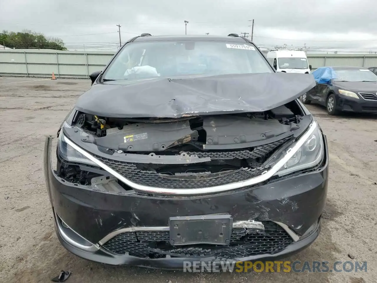 5 Photograph of a damaged car 2C4RC1BG9KR528885 CHRYSLER PACIFICA 2019