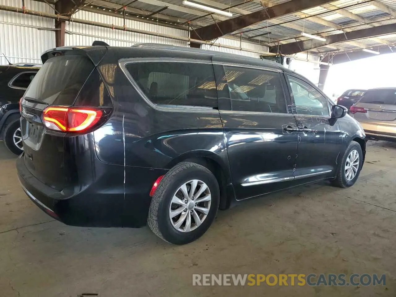 3 Photograph of a damaged car 2C4RC1BG9KR597205 CHRYSLER PACIFICA 2019