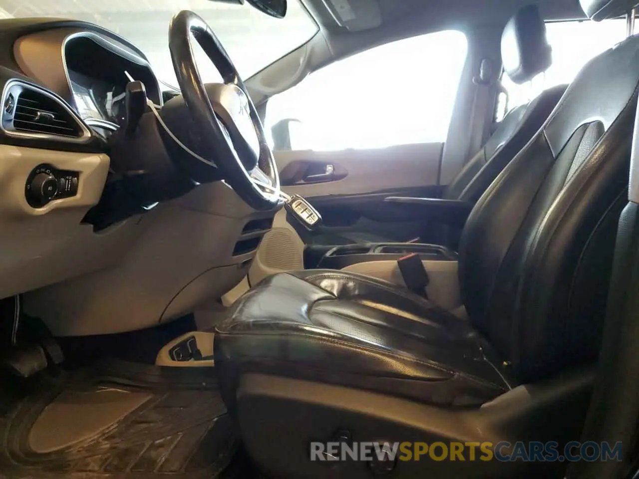 7 Photograph of a damaged car 2C4RC1BG9KR597205 CHRYSLER PACIFICA 2019
