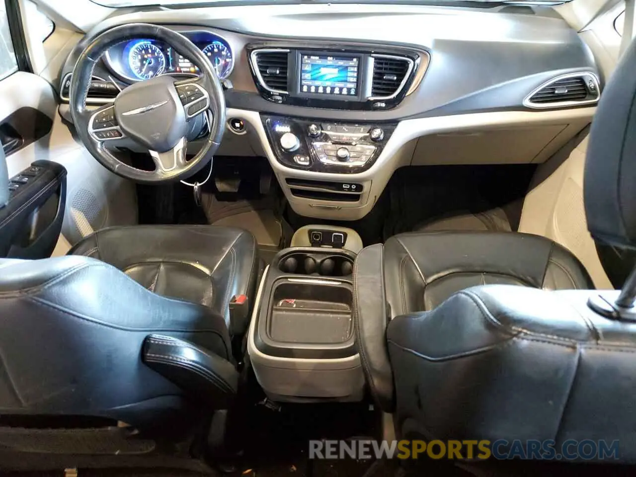 8 Photograph of a damaged car 2C4RC1BG9KR597205 CHRYSLER PACIFICA 2019