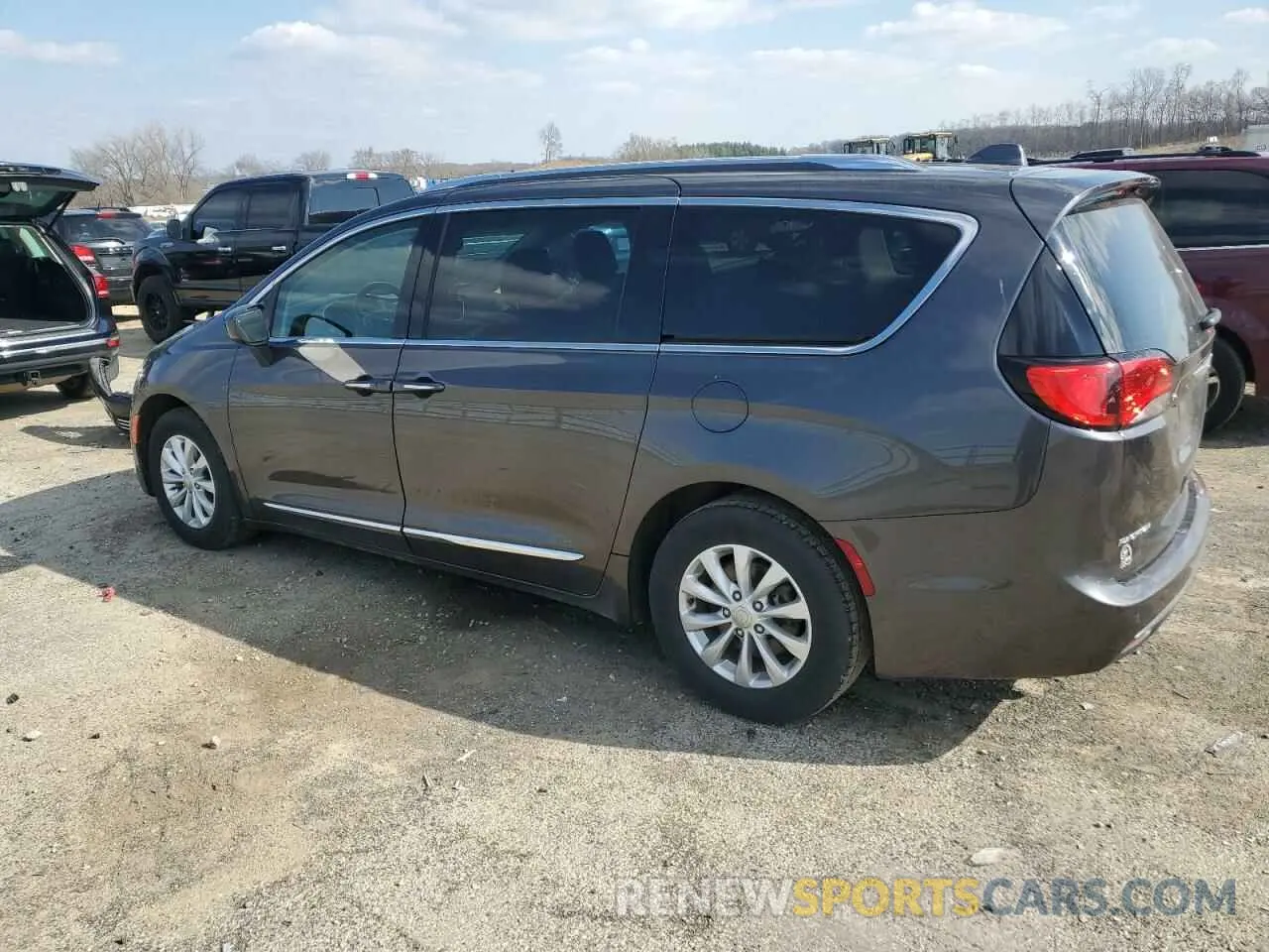 2 Photograph of a damaged car 2C4RC1BG9KR634530 CHRYSLER PACIFICA 2019