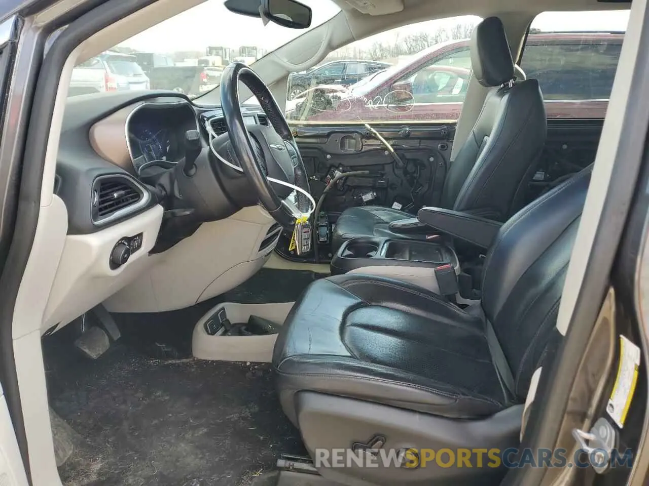 7 Photograph of a damaged car 2C4RC1BG9KR634530 CHRYSLER PACIFICA 2019