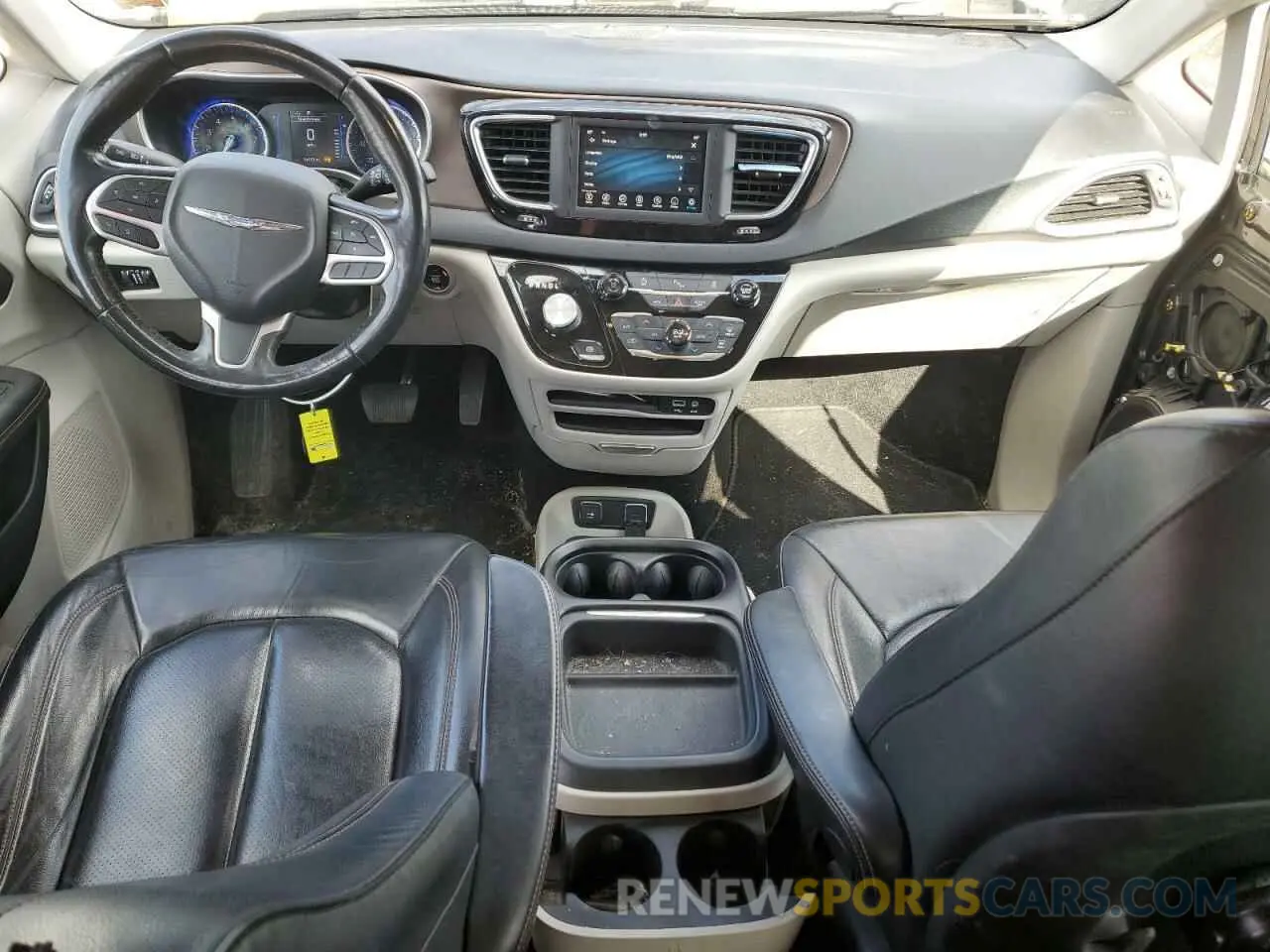 8 Photograph of a damaged car 2C4RC1BG9KR634530 CHRYSLER PACIFICA 2019